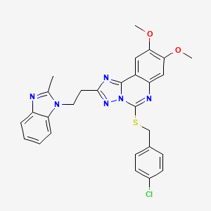 1-[2-(5-{[(4-chlorophenyl)methyl]sulfanyl}-8,9-dimethoxy-[1,2,4]triazolo[1,5-c]quinazolin-2-yl)ethyl]-2-methyl-1H-1,3-benzodiazole