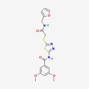 molecular formula C18H18N4O5S2 B6527135 N-{5-[({[(furan-2-yl)methyl]carbamoyl}methyl)sulfanyl]-1,3,4-thiadiazol-2-yl}-3,5-dimethoxybenzamide CAS No. 1135211-04-9