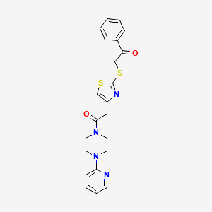 molecular formula C22H22N4O2S2 B6530066 2-[(4-{2-oxo-2-[4-(pyridin-2-yl)piperazin-1-yl]ethyl}-1,3-thiazol-2-yl)sulfanyl]-1-phenylethan-1-one CAS No. 946199-40-2