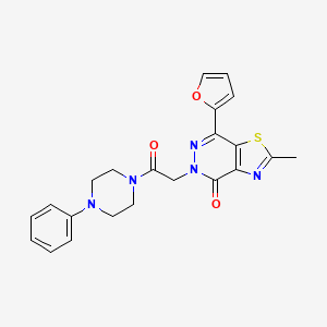 molecular formula C22H21N5O3S B6532409 7-(furan-2-yl)-2-methyl-5-[2-oxo-2-(4-phenylpiperazin-1-yl)ethyl]-4H,5H-[1,3]thiazolo[4,5-d]pyridazin-4-one CAS No. 946265-35-6