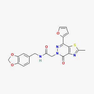 molecular formula C20H16N4O5S B6532449 N-[(2H-1,3-benzodioxol-5-yl)methyl]-2-[7-(furan-2-yl)-2-methyl-4-oxo-4H,5H-[1,3]thiazolo[4,5-d]pyridazin-5-yl]acetamide CAS No. 946265-54-9