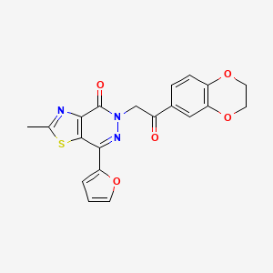 molecular formula C20H15N3O5S B6532482 5-[2-(2,3-dihydro-1,4-benzodioxin-6-yl)-2-oxoethyl]-7-(furan-2-yl)-2-methyl-4H,5H-[1,3]thiazolo[4,5-d]pyridazin-4-one CAS No. 946342-15-0