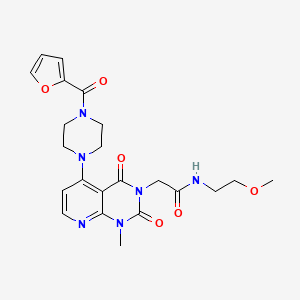molecular formula C22H26N6O6 B6532766 2-{5-[4-(furan-2-carbonyl)piperazin-1-yl]-1-methyl-2,4-dioxo-1H,2H,3H,4H-pyrido[2,3-d]pyrimidin-3-yl}-N-(2-methoxyethyl)acetamide CAS No. 946268-04-8