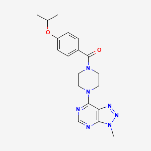 molecular formula C19H23N7O2 B6533710 1-{3-methyl-3H-[1,2,3]triazolo[4,5-d]pyrimidin-7-yl}-4-[4-(propan-2-yloxy)benzoyl]piperazine CAS No. 1060206-87-2