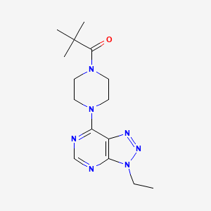 molecular formula C15H23N7O B6533902 1-(4-{3-ethyl-3H-[1,2,3]triazolo[4,5-d]pyrimidin-7-yl}piperazin-1-yl)-2,2-dimethylpropan-1-one CAS No. 1058497-42-9