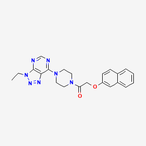 1-(4-{3-ethyl-3H-[1,2,3]triazolo[4,5-d]pyrimidin-7-yl}piperazin-1-yl)-2-(naphthalen-2-yloxy)ethan-1-one