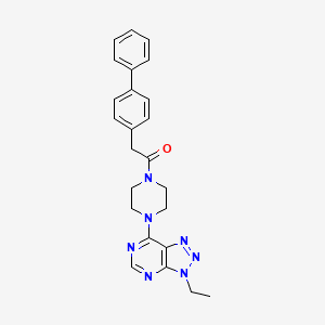 2-{[1,1'-biphenyl]-4-yl}-1-(4-{3-ethyl-3H-[1,2,3]triazolo[4,5-d]pyrimidin-7-yl}piperazin-1-yl)ethan-1-one