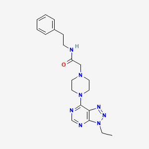 2-(4-{3-ethyl-3H-[1,2,3]triazolo[4,5-d]pyrimidin-7-yl}piperazin-1-yl)-N-(2-phenylethyl)acetamide