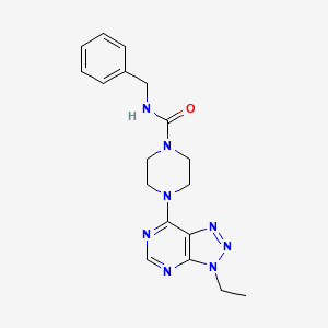 molecular formula C18H22N8O B6534309 N-benzyl-4-{3-ethyl-3H-[1,2,3]triazolo[4,5-d]pyrimidin-7-yl}piperazine-1-carboxamide CAS No. 1060163-72-5