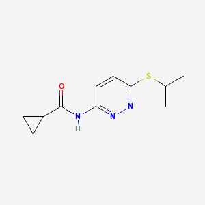 molecular formula C11H15N3OS B6537563 N-[6-(propan-2-ylsulfanyl)pyridazin-3-yl]cyclopropanecarboxamide CAS No. 1021254-37-4
