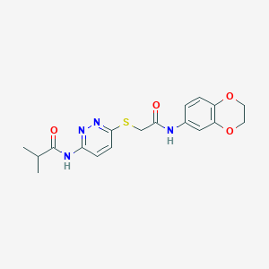 N-[6-({[(2,3-dihydro-1,4-benzodioxin-6-yl)carbamoyl]methyl}sulfanyl)pyridazin-3-yl]-2-methylpropanamide