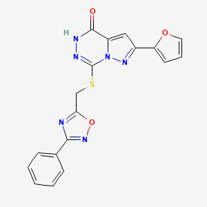 molecular formula C18H12N6O3S B6554225 2-(furan-2-yl)-7-{[(3-phenyl-1,2,4-oxadiazol-5-yl)methyl]sulfanyl}-4H,5H-pyrazolo[1,5-d][1,2,4]triazin-4-one CAS No. 1040632-62-9