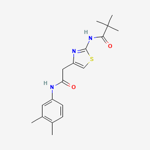 molecular formula C18H23N3O2S B6566089 N-(4-{[(3,4-dimethylphenyl)carbamoyl]methyl}-1,3-thiazol-2-yl)-2,2-dimethylpropanamide CAS No. 921546-98-7