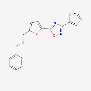 5-[5-({[(4-methylphenyl)methyl]sulfanyl}methyl)furan-2-yl]-3-(thiophen-2-yl)-1,2,4-oxadiazole