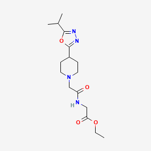 ethyl 2-(2-{4-[5-(propan-2-yl)-1,3,4-oxadiazol-2-yl]piperidin-1-yl}acetamido)acetate