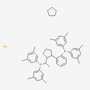molecular formula C50H62FeP2 B6594037 [2-[2-[1-Bis(3,5-dimethylphenyl)phosphanylethyl]cyclopentyl]phenyl]-bis(3,5-dimethylphenyl)phosphane;cyclopentane;iron CAS No. 894771-28-9