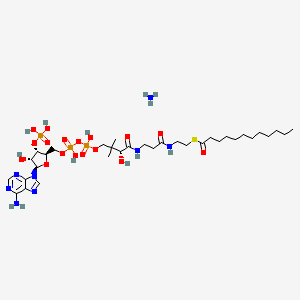 molecular formula C33H61N8O17P3S B6596232 S-[2-[3-[[(2R)-4-[[[(2R,3S,4R,5R)-5-(6-aminopurin-9-yl)-4-hydroxy-3-phosphonooxyoxolan-2-yl]methoxy-hydroxyphosphoryl]oxy-hydroxyphosphoryl]oxy-2-hydroxy-3,3-dimethylbutanoyl]amino]propanoylamino]ethyl] dodecanethioate;azane CAS No. 799812-84-3