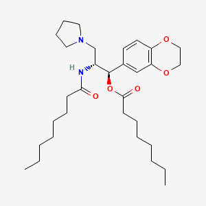 molecular formula C31H50N2O5 B6601342 (1R,2R)-1-(2,3-dihydro-1,4-benzodioxin-6-yl)-2-octanamido-3-(pyrrolidin-1-yl)propyl octanoate CAS No. 2193052-06-9