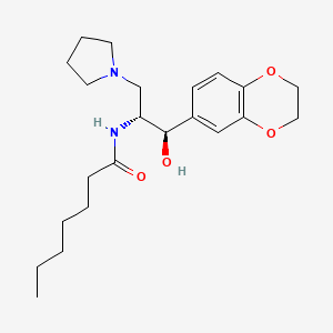 molecular formula C22H34N2O4 B6604708 N-[(1R,2R)-1-(2,3-dihydro-1,4-benzodioxin-6-yl)-1-hydroxy-3-(pyrrolidin-1-yl)propan-2-yl]heptanamide CAS No. 2193052-00-3