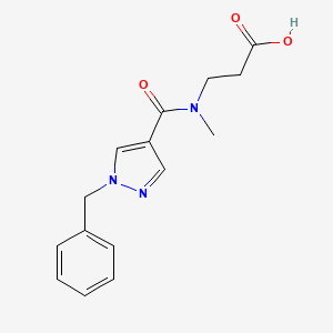 molecular formula C15H17N3O3 B6622989 3-[(1-Benzylpyrazole-4-carbonyl)-methylamino]propanoic acid 