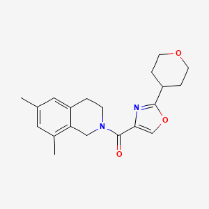 molecular formula C20H24N2O3 B6624310 (6,8-dimethyl-3,4-dihydro-1H-isoquinolin-2-yl)-[2-(oxan-4-yl)-1,3-oxazol-4-yl]methanone 