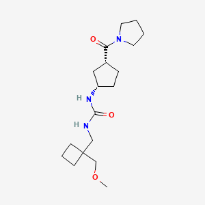 molecular formula C18H31N3O3 B6626359 1-[[1-(methoxymethyl)cyclobutyl]methyl]-3-[(1S,3R)-3-(pyrrolidine-1-carbonyl)cyclopentyl]urea 