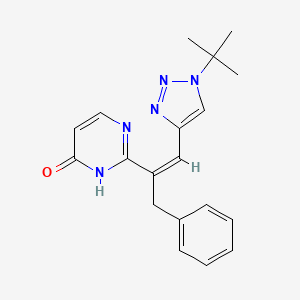 molecular formula C19H21N5O B6626407 2-[(Z)-1-(1-tert-butyltriazol-4-yl)-3-phenylprop-1-en-2-yl]-1H-pyrimidin-6-one 