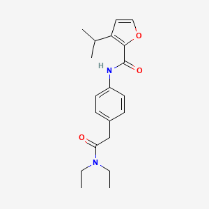 molecular formula C20H26N2O3 B6626940 N-[4-[2-(diethylamino)-2-oxoethyl]phenyl]-3-propan-2-ylfuran-2-carboxamide 