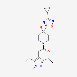 molecular formula C21H31N5O3 B6627115 1-[4-(3-Cyclopropyl-1,2,4-oxadiazol-5-yl)-4-methoxypiperidin-1-yl]-2-(3,5-diethyl-1-methylpyrazol-4-yl)ethanone 