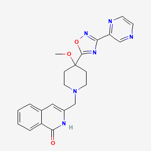 molecular formula C22H22N6O3 B6627192 3-[[4-methoxy-4-(3-pyrazin-2-yl-1,2,4-oxadiazol-5-yl)piperidin-1-yl]methyl]-2H-isoquinolin-1-one 