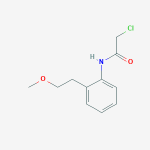 molecular formula C11H14ClNO2 B6628116 2-chloro-N-[2-(2-methoxyethyl)phenyl]acetamide 