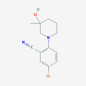 molecular formula C13H15BrN2O B6631013 5-Bromo-2-(3-hydroxy-3-methylpiperidin-1-yl)benzonitrile 