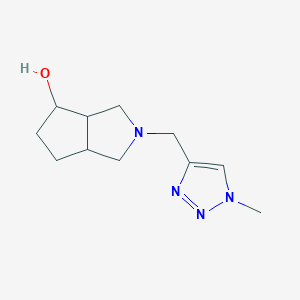 molecular formula C11H18N4O B6631485 2-[(1-methyltriazol-4-yl)methyl]-3,3a,4,5,6,6a-hexahydro-1H-cyclopenta[c]pyrrol-4-ol 