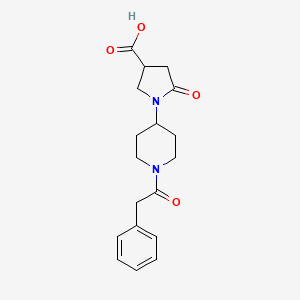 molecular formula C18H22N2O4 B6636008 5-Oxo-1-[1-(2-phenylacetyl)piperidin-4-yl]pyrrolidine-3-carboxylic acid 