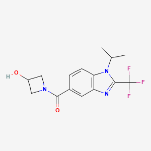 molecular formula C15H16F3N3O2 B6641244 (3-Hydroxyazetidin-1-yl)-[1-propan-2-yl-2-(trifluoromethyl)benzimidazol-5-yl]methanone 