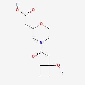 molecular formula C13H21NO5 B6644763 2-[4-[2-(1-Methoxycyclobutyl)acetyl]morpholin-2-yl]acetic acid 