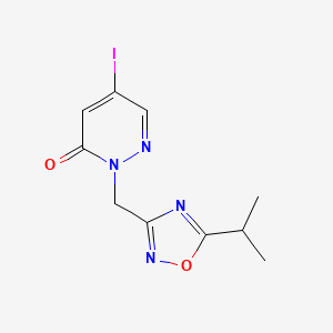 molecular formula C10H11IN4O2 B6645449 5-Iodo-2-[(5-propan-2-yl-1,2,4-oxadiazol-3-yl)methyl]pyridazin-3-one 