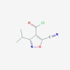 molecular formula C8H7ClN2O2 B066967 5-Cyano-3-isopropylisoxazole-4-carbonyl chloride CAS No. 170865-18-6