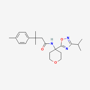 3-methyl-3-(4-methylphenyl)-N-[4-(3-propan-2-yl-1,2,4-oxadiazol-5-yl)oxan-4-yl]butanamide