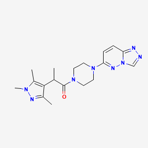 molecular formula C18H24N8O B6753115 1-[4-([1,2,4]Triazolo[4,3-b]pyridazin-6-yl)piperazin-1-yl]-2-(1,3,5-trimethylpyrazol-4-yl)propan-1-one 