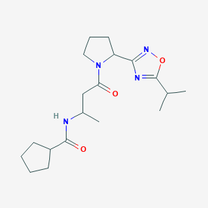 N-[4-oxo-4-[2-(5-propan-2-yl-1,2,4-oxadiazol-3-yl)pyrrolidin-1-yl]butan-2-yl]cyclopentanecarboxamide