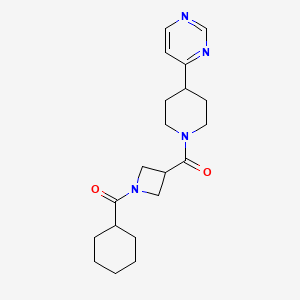 molecular formula C20H28N4O2 B6801838 Cyclohexyl-[3-(4-pyrimidin-4-ylpiperidine-1-carbonyl)azetidin-1-yl]methanone 