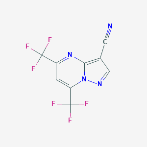 molecular formula C9H2F6N4 B068596 5,7-双(三氟甲基)吡唑并[1,5-a]嘧啶-3-腈 CAS No. 175276-40-1
