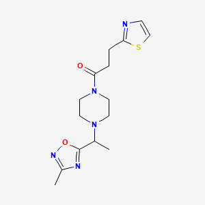 molecular formula C15H21N5O2S B6965556 1-[4-[1-(3-Methyl-1,2,4-oxadiazol-5-yl)ethyl]piperazin-1-yl]-3-(1,3-thiazol-2-yl)propan-1-one 