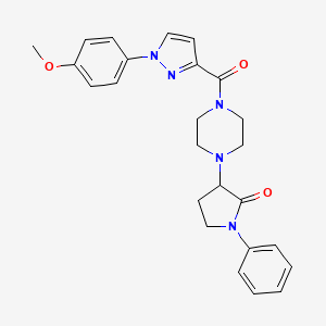 3-[4-[1-(4-Methoxyphenyl)pyrazole-3-carbonyl]piperazin-1-yl]-1-phenylpyrrolidin-2-one