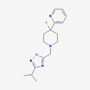 molecular formula C16H21FN4O B6968002 5-[(4-Fluoro-4-pyridin-2-ylpiperidin-1-yl)methyl]-3-propan-2-yl-1,2,4-oxadiazole 