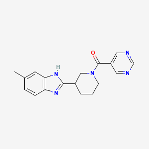 molecular formula C18H19N5O B6968844 [3-(6-methyl-1H-benzimidazol-2-yl)piperidin-1-yl]-pyrimidin-5-ylmethanone 