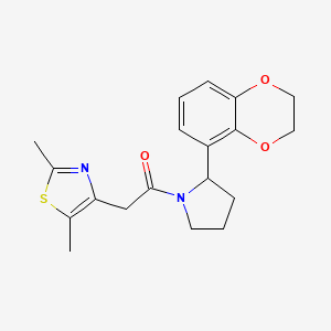 1-[2-(2,3-Dihydro-1,4-benzodioxin-5-yl)pyrrolidin-1-yl]-2-(2,5-dimethyl-1,3-thiazol-4-yl)ethanone