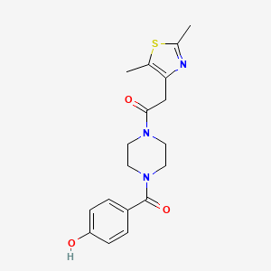 2-(2,5-Dimethyl-1,3-thiazol-4-yl)-1-[4-(4-hydroxybenzoyl)piperazin-1-yl]ethanone