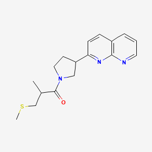 2-Methyl-3-methylsulfanyl-1-[3-(1,8-naphthyridin-2-yl)pyrrolidin-1-yl]propan-1-one